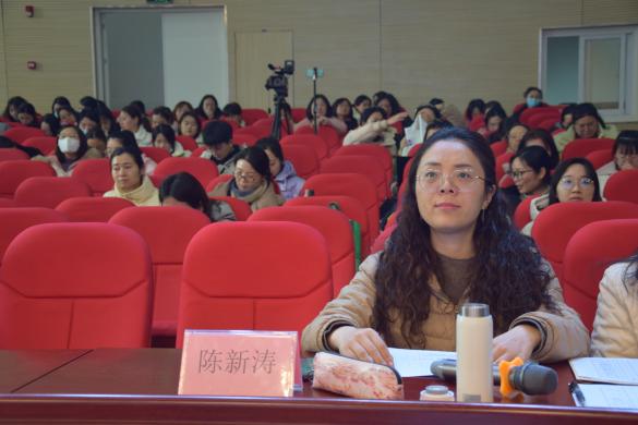 1_1_教材培训展新篇 质量分析促提升(1)_html_2c854a62.jpg