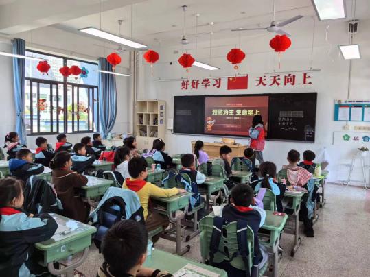 【正学丁三·德育】预防为主，生命至上——南京市丁家庄第三小学消防安全主题班会活动侧记_html_m43c62f96.jpg