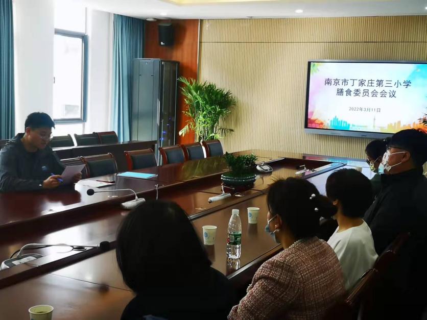 【正学丁三】每“食”每刻，尽“膳”尽美——丁家庄第三小学膳委会活动侧记_html_7b19491a.jpg