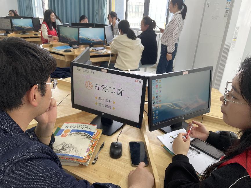 4.24语文组集体备课报道_html_mc2383d7.jpg
