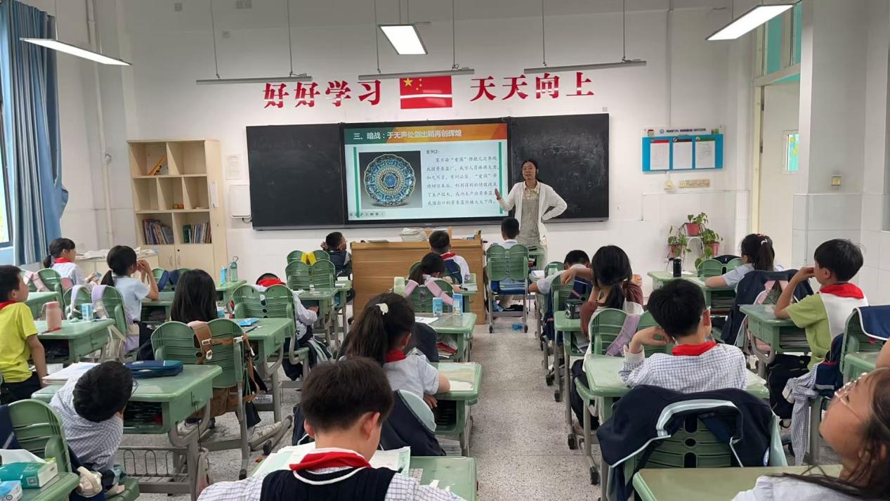 4.11班会课报道_html_573a2be1.jpg