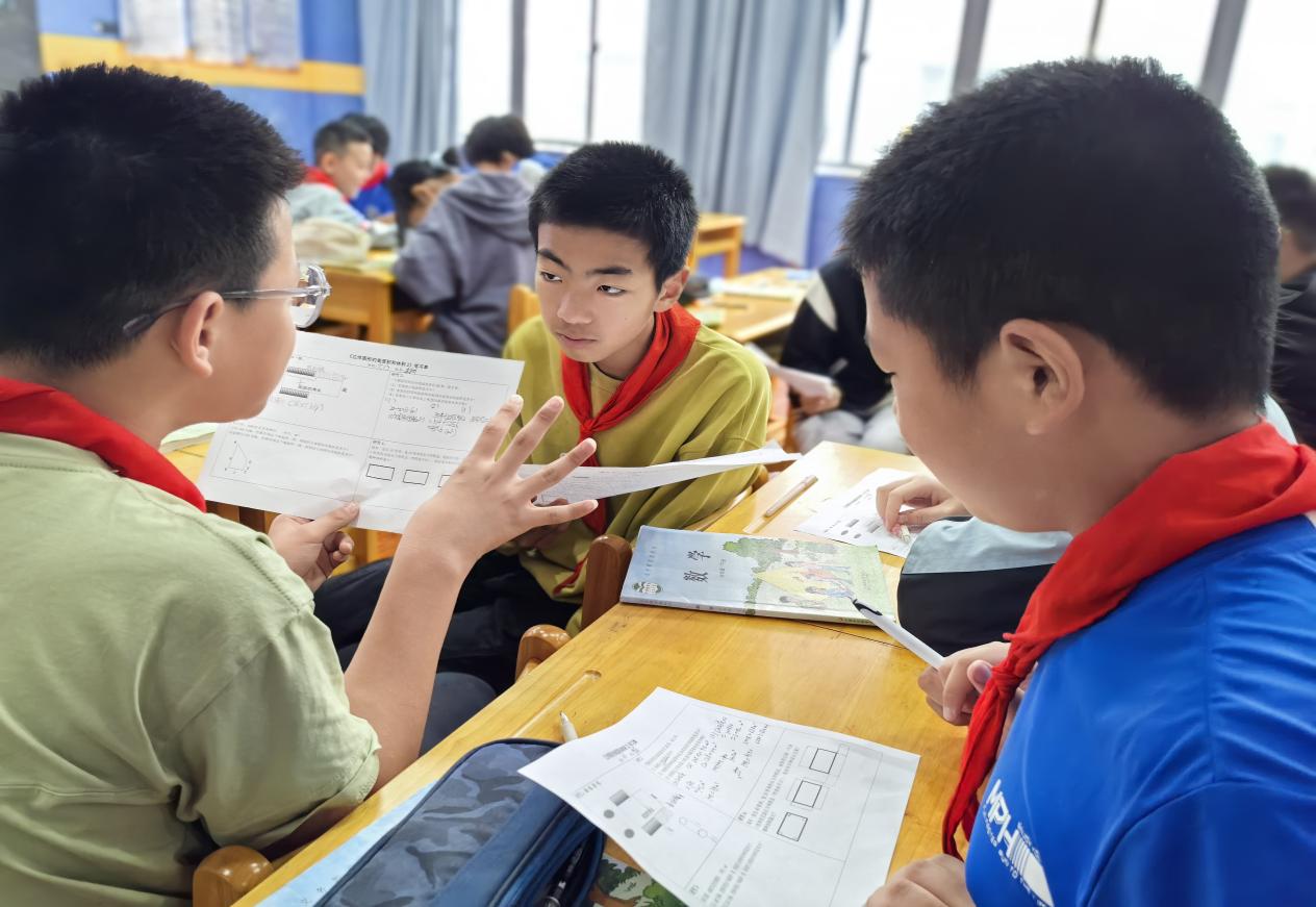 5.8丁家庄第三小学数学组第十三周教研活动侧记(1)_html_388329c2.jpg