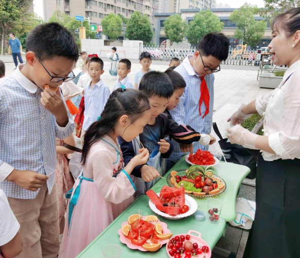 劳动激发创意  实践体验快乐—_html_m306894fe.png
