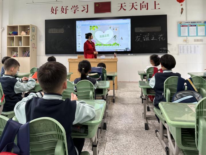 5.5心理活动课报道(1)_html_m32ecf79f.jpg