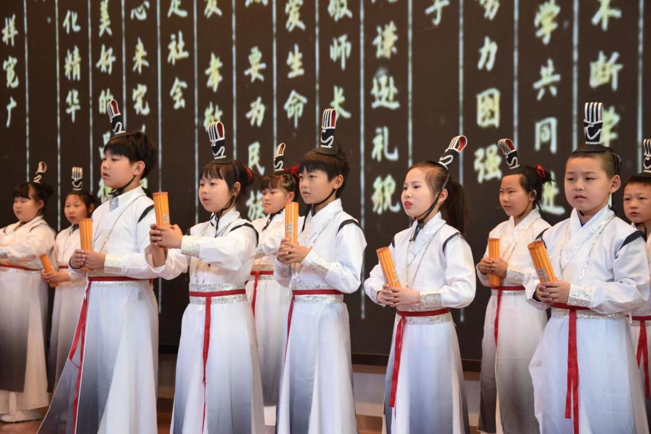 正学丁三•德育】颂千古诗词 扬爱国情怀(1)_html_m2a399ca4.jpg