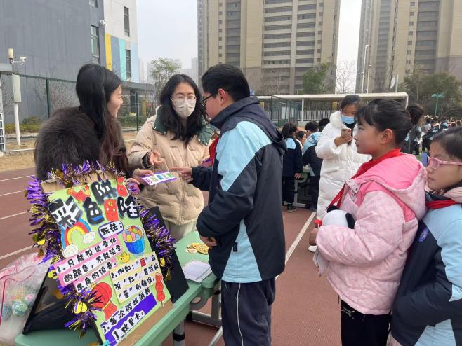 满媛 12.29游园会_html_5b079f12.jpg