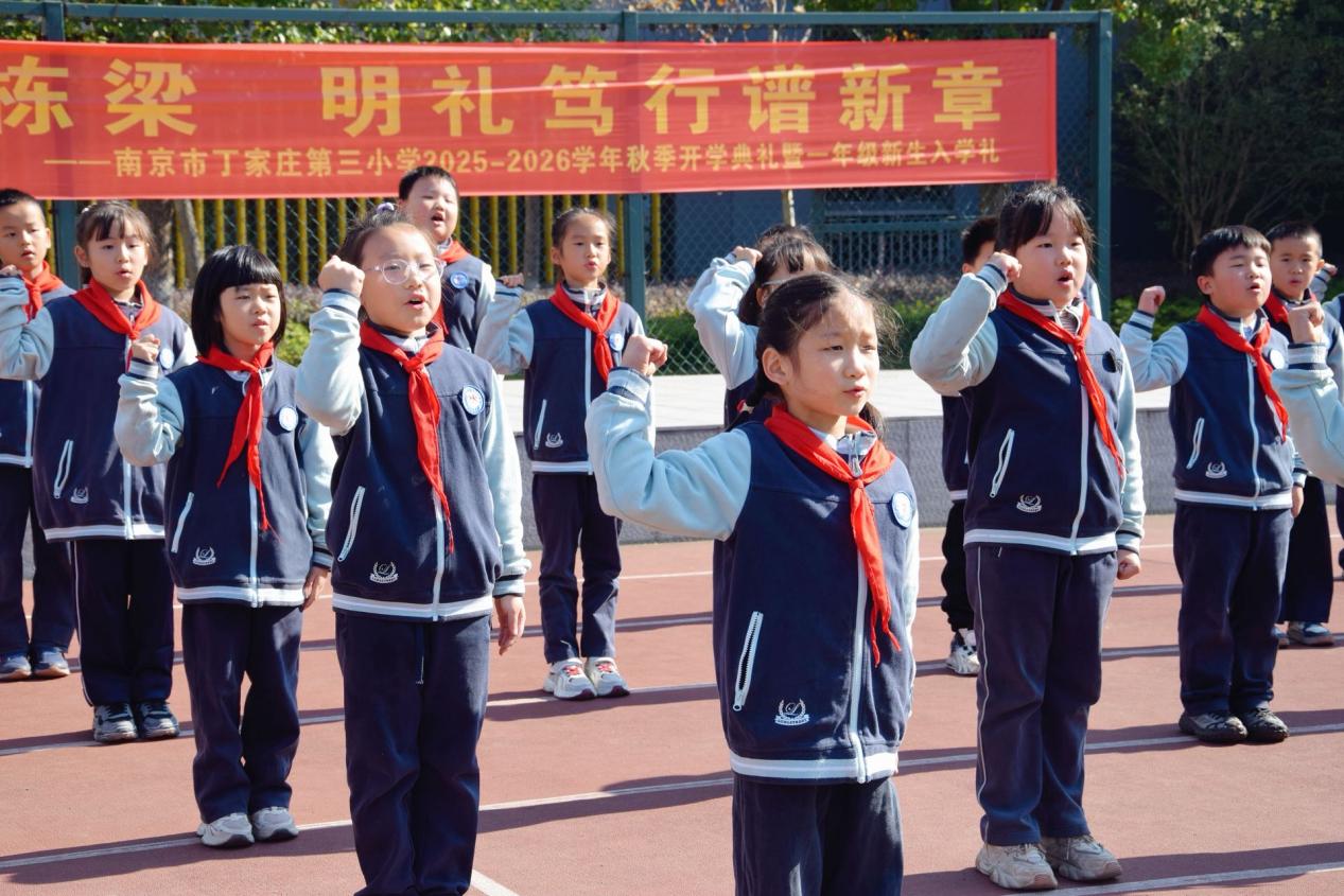 11.6满媛 讴歌生活报道_html_m39624ba3.jpg