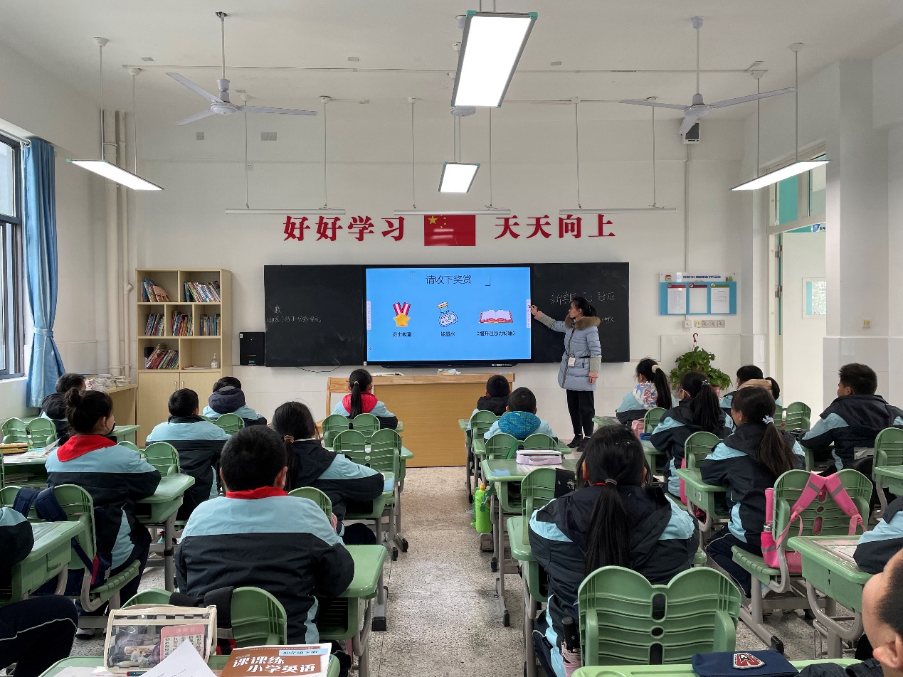 正学丁三-新学期，心适应_html_m4d190fc2.jpg