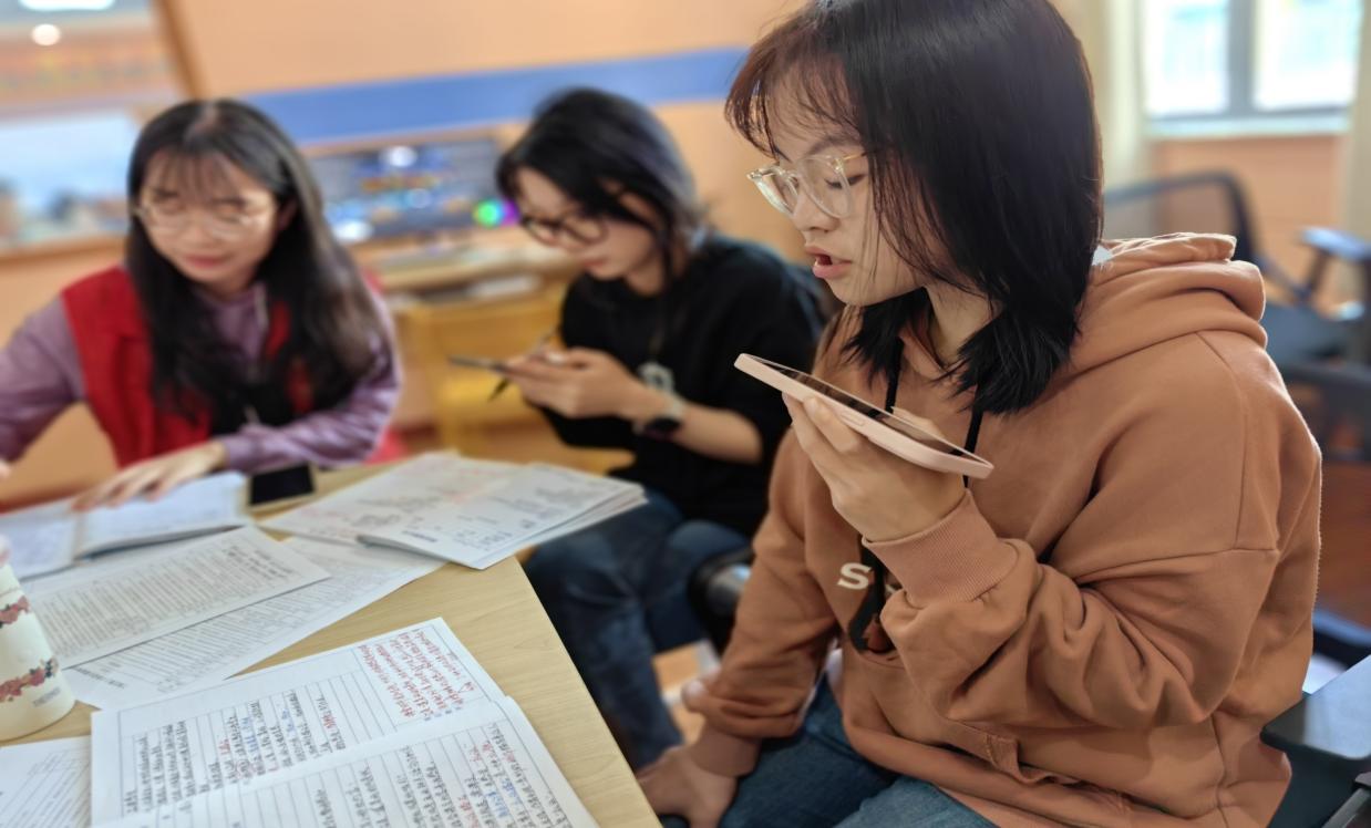 【正学丁三】慧落盈尺间 风华满课堂_html_231c9e4b.jpg