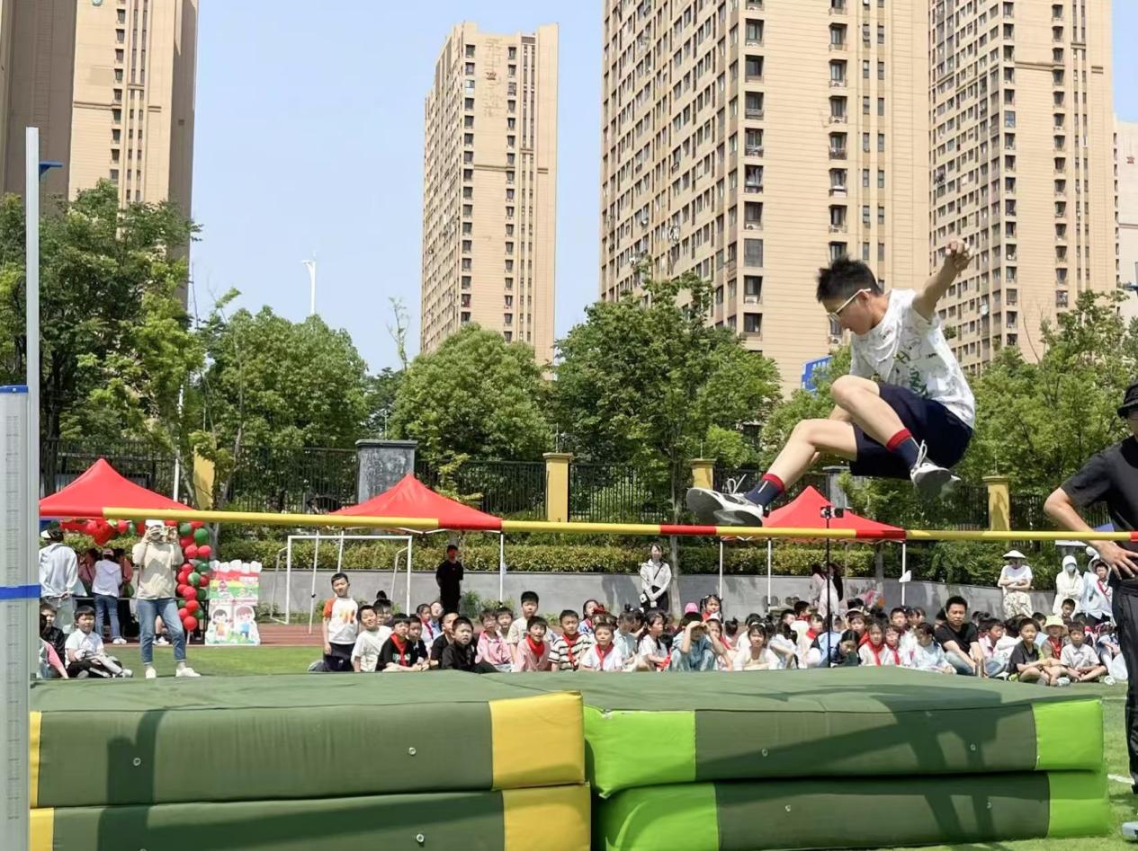 【正学丁三·教学】青春活力绽芳华，体育之光满校园 ——丁家庄第三小学第五届“艺之独秀”嘉年华“射苑”活动侧记_html_346cab94.jpg