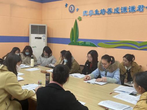 【正学丁三】浓浓语文味 淡淡荷花香——丁家庄第三小学语文组校本研修活动侧记_html_28dd6750.jpg