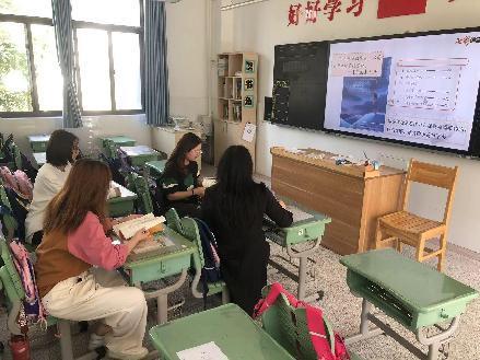 【正学丁三·教学】汇集体智慧 互助提升效率——2023-2024学年第一学期语文组集体备课侧记_html_6819c15f.jpg