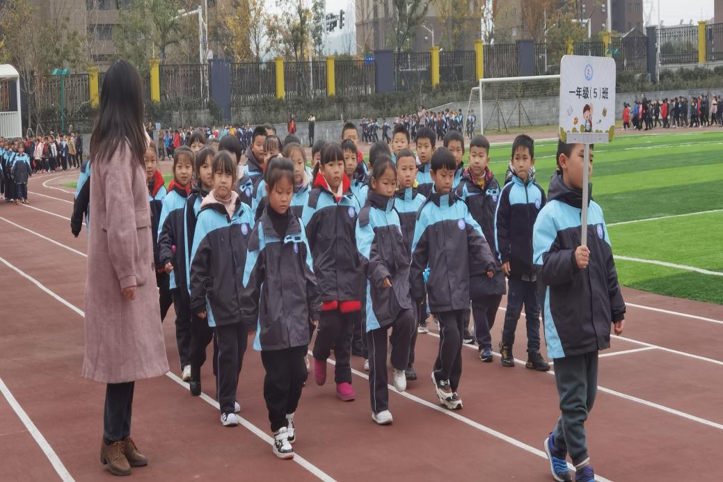 【正学丁三】运动点燃热情 校园别样风采_html_25728121.jpg