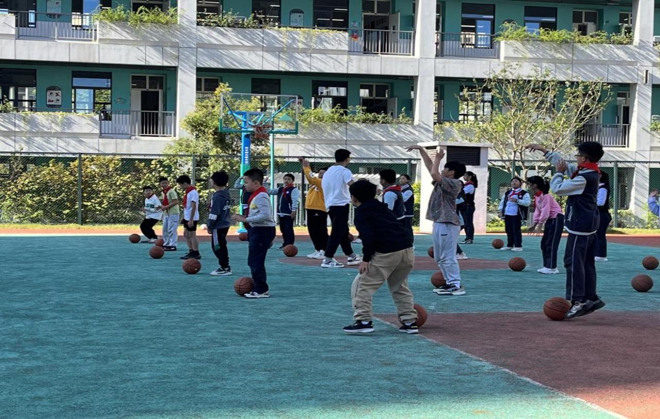 【正学丁三】学习身边榜样，激发奋进力量——南京市丁家庄第三小学榜样教师宣传活动侧记（八）_html_m3c2b6b03.jpg