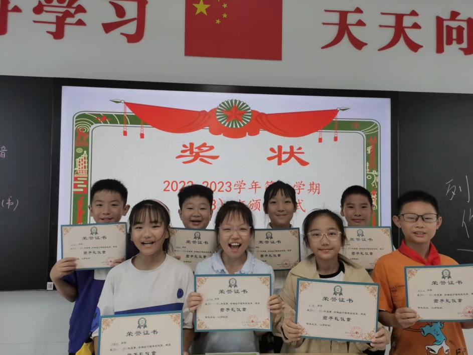 【正学丁三】学习身边榜样 激发奋进力量——南京市丁家庄第三小学榜样教师宣传活动侧记（九）_html_m59265205.jpg