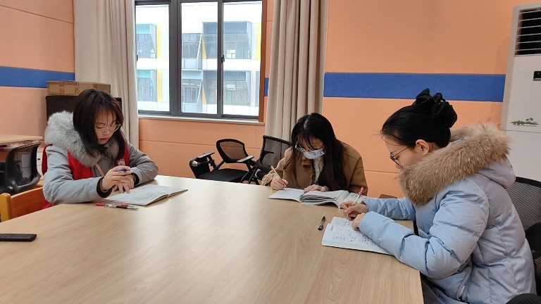 新锐教学，青春展翅——丁家庄第三小学青年教师展示课docx_html_58a91667.jpg