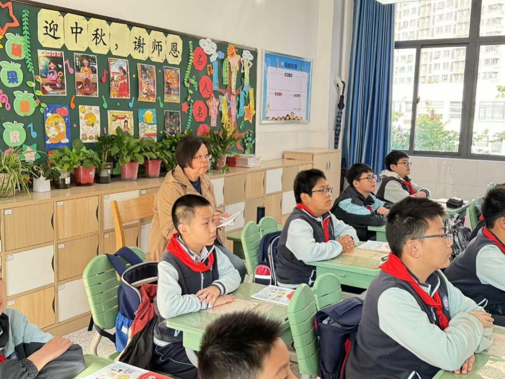 【正学丁三●教学】“视”以促教，“导”以致远——南京市丁家庄第三小学教学视导活动侧记(2)(2)_html_3630e33b.jpg
