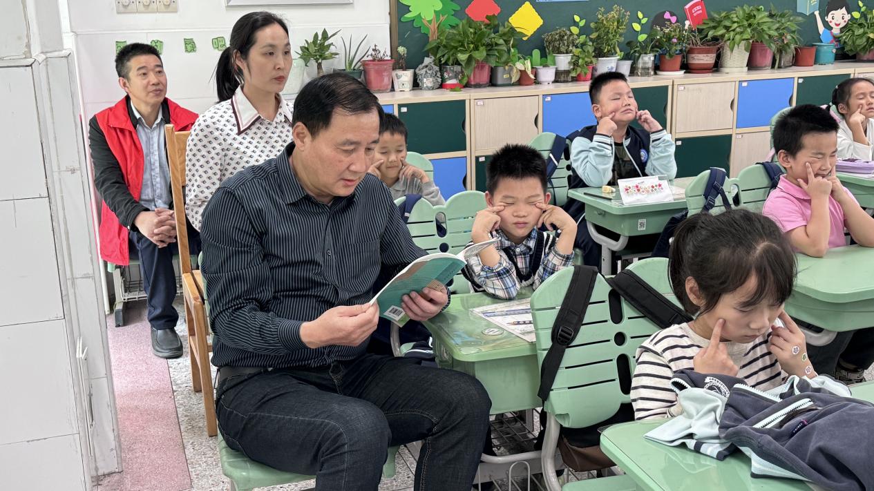 【正学丁三】强化课程督导，助力教育发展_html_2c9801ee.jpg