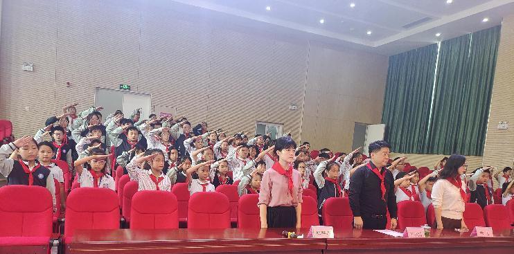 【正学丁三●德育】“童心向党，逐光成长”南京市丁家庄第三小学少代会暨大队委改选活动侧记_html_6b205e2f.jpg