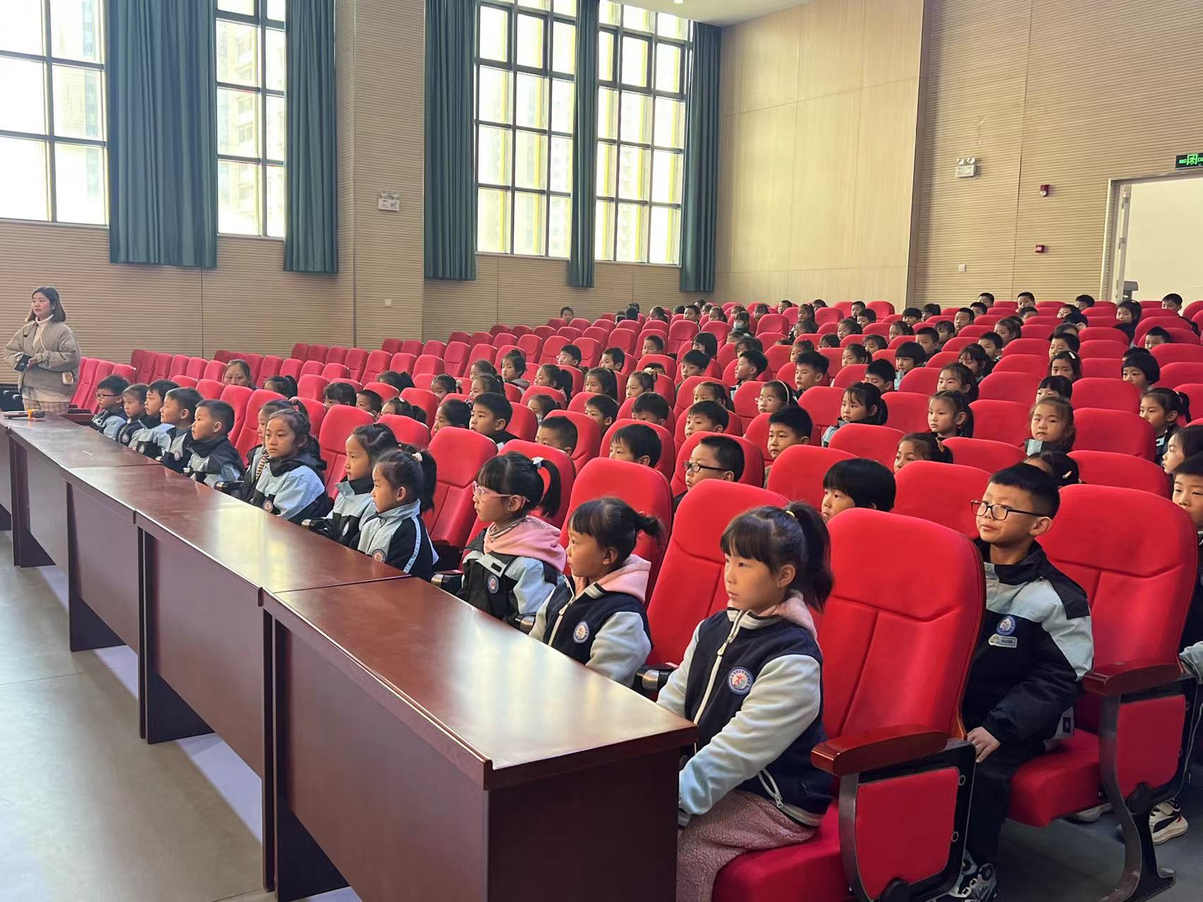 【正学丁三·教学】“书香润心灵，阅读丰底蕴 ”——南京市丁家庄第三小学第五届读书节一年级组活动侧记_html_7d5c8cdf.jpg