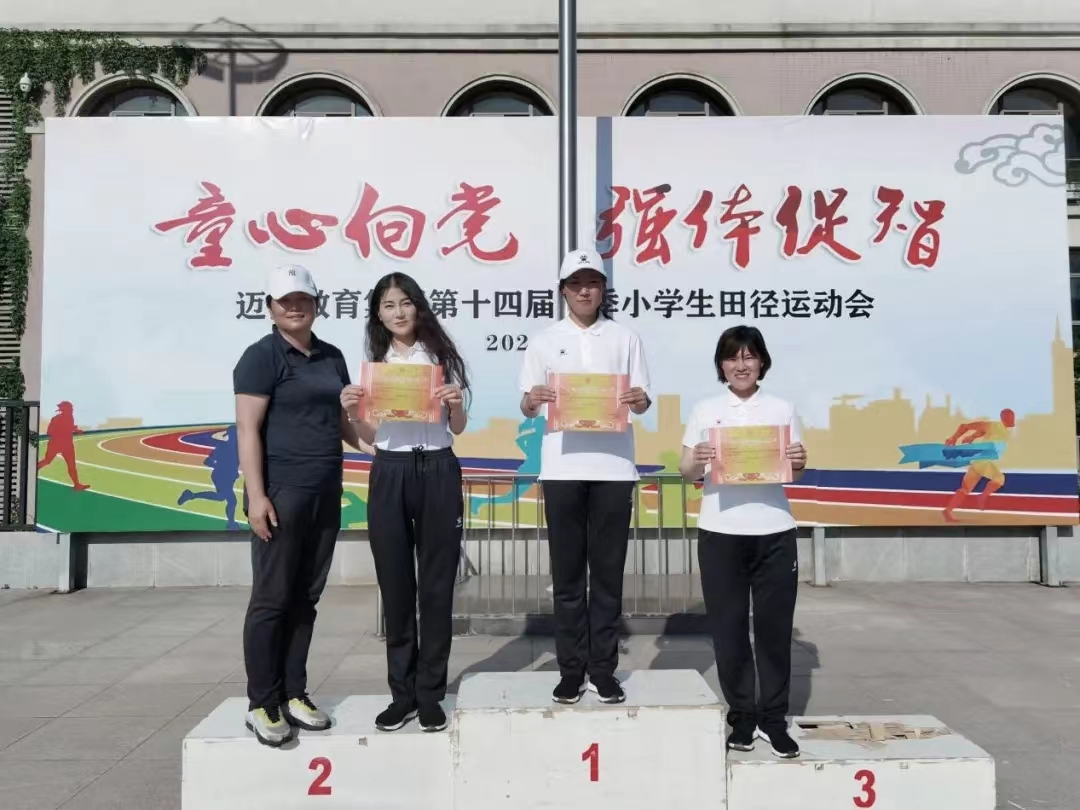 【正学丁三】学习身边榜样 激发奋进力量——南京市丁家庄第三小学榜样教师宣传活动侧记（五）_html_3b3b608.jpg