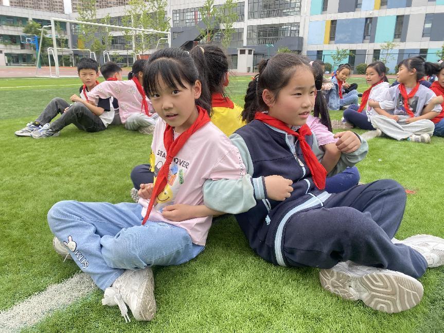 【正学丁三】微笑暖心灵，关爱满校园--南京市丁家庄第三小学心理健康周(1)_html_32856ab3.jpg