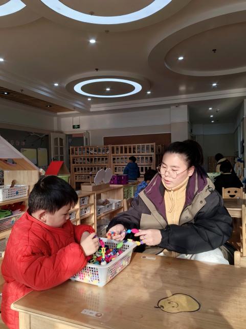 师德标兵报道_html_537f5036.jpg
