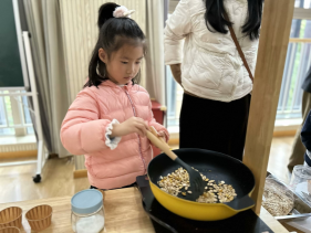 2024.11.20刘嘉琪【生命迈幼·臂膀守护】遇见金色秋天，乐享美食盛宴——记迈幼瑜憬湾分园家长开放半日活动_html_m6d11ff2c.png