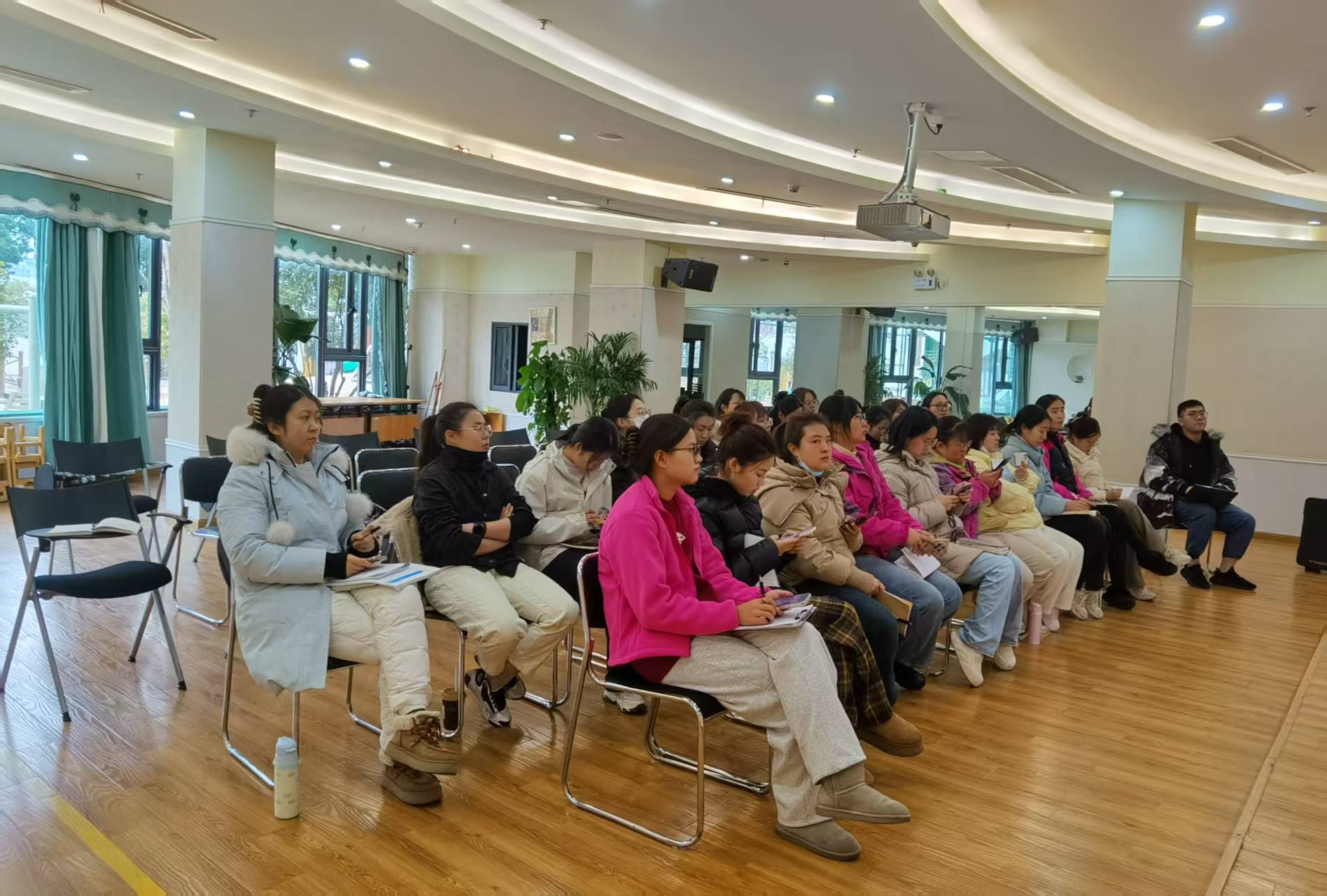 （定）新春起航保安全 校园焕新迎开学——记迈幼三园开学前安全大检查_html_m3c49253.jpg