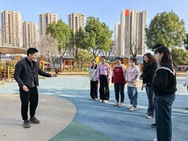 【生命迈幼·联合教研】“玩”有道，“研”有理——记迈幼集团体育组第一次教研活动_html_60134f4c.jpg