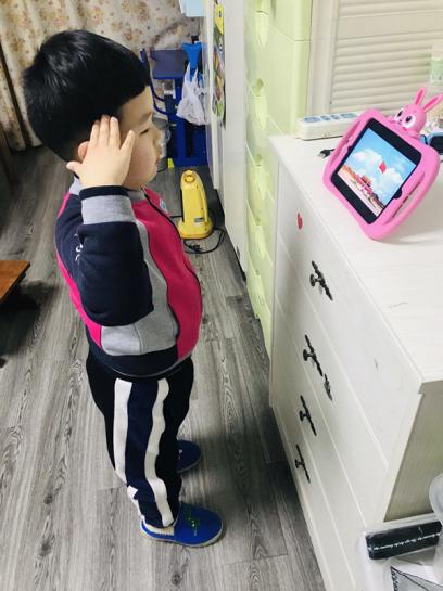 （生命迈幼）线上云升旗 共抒爱国情_html_3f134726.jpg