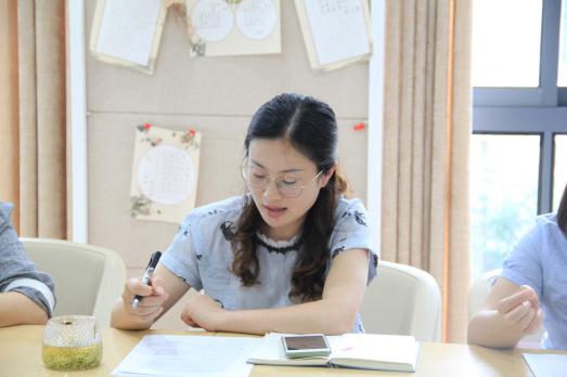 专家指导明方向 沙龙研讨解疑惑(2)(1)_html_m233c92a.jpg