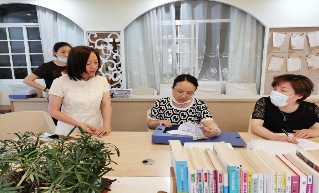 （生命迈幼·校园新闻）精细管理防疫情  督导检查促提升_html_446243b9.jpg
