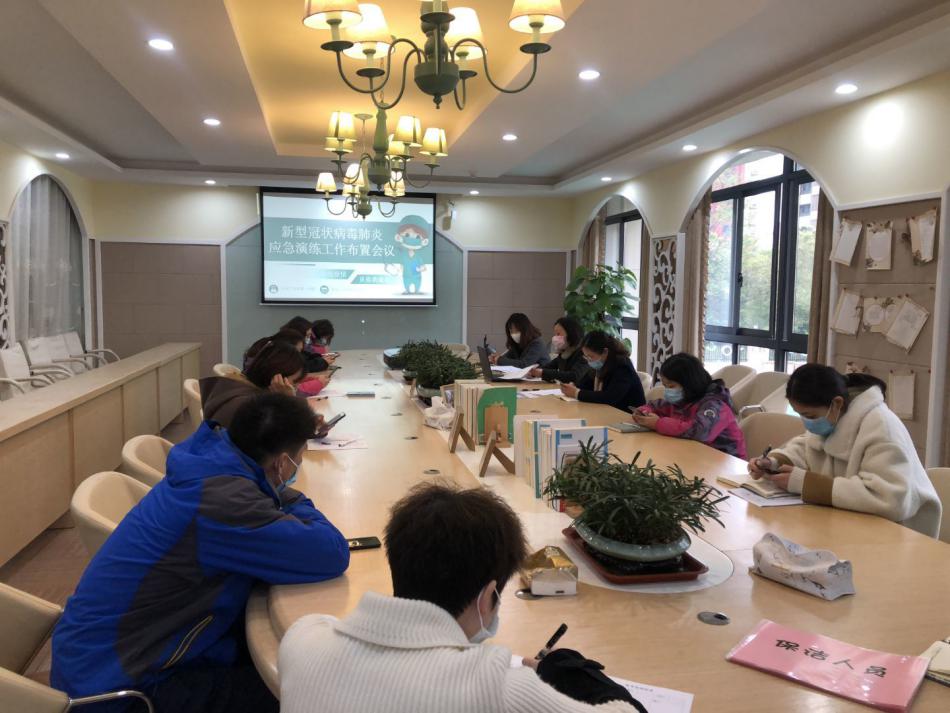 （生命迈幼·安全第一）春天里的坚守  疫情防控与你一起_html_5c133e2b.jpg