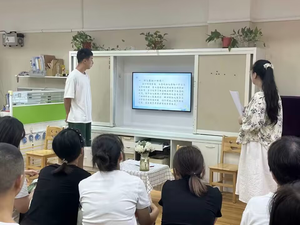 2023.8秋季家长会新闻稿_html_65c3dc2b.jpg