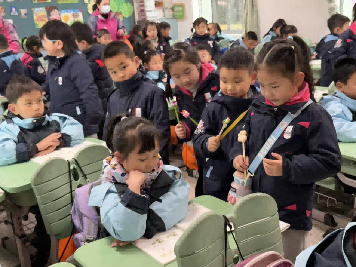 2025.3.10周颖【生命迈幼童年畅玩】记迈幼瑜憬湾分园2025年春 (1)_html_m21f089ac.png