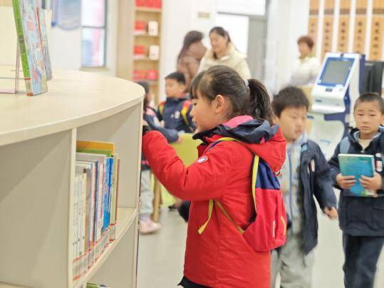 翁兴荣2024.3.18【生命迈幼·幼小衔接 】初探小学，“幼”见成长_html_mba6cc67.jpg
