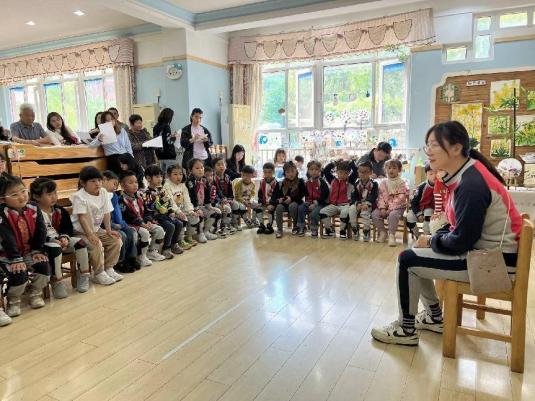 【生命迈幼·校园新闻】“心”相遇“爱”相伴——迈幼一园中班家长开放日活动_html_m7170d67c.jpg