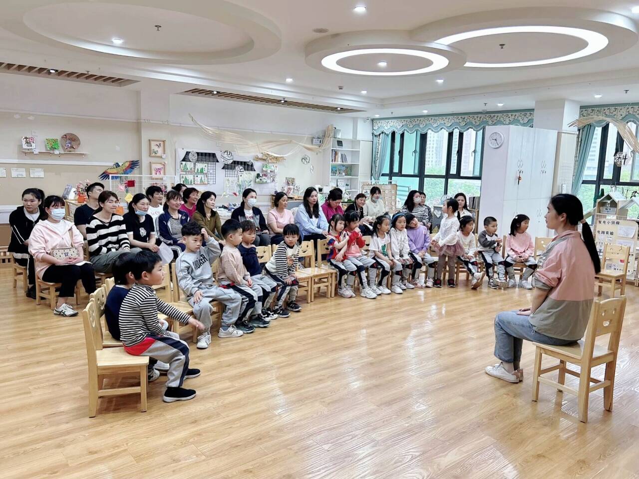 最美下雨天，“幼”与你相见——迈幼三园中班组家长开放日活动陈丹琴_html_m332fe4b2.jpg