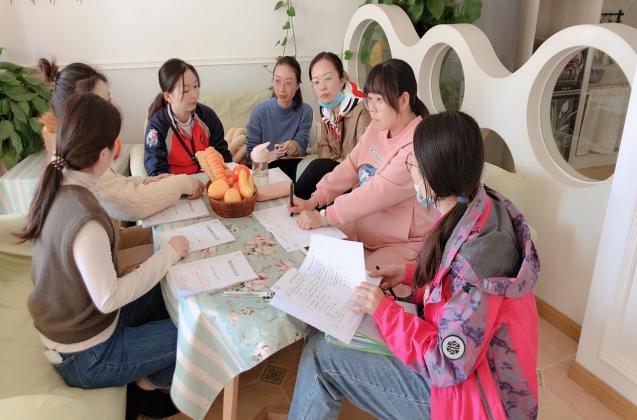 新闻稿美术组教研(1)(1)(1)(1)(3)_html_m6d9f0d9b.jpg