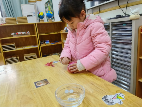 2021.1.11 张静 成二班课程故事(1)_html_m14758246.jpg