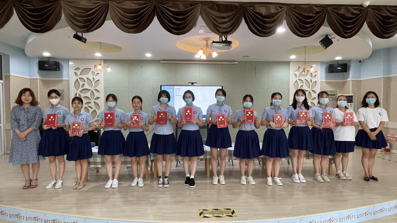 2021.9.9(生命迈幼·校园新闻)桃李芬芳 共话师恩（栖霞网站版）_html_333aff07.jpg