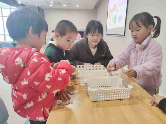 【生命迈幼·教育教学】赛课展风采，磨砺见成_html_43152cca.jpg