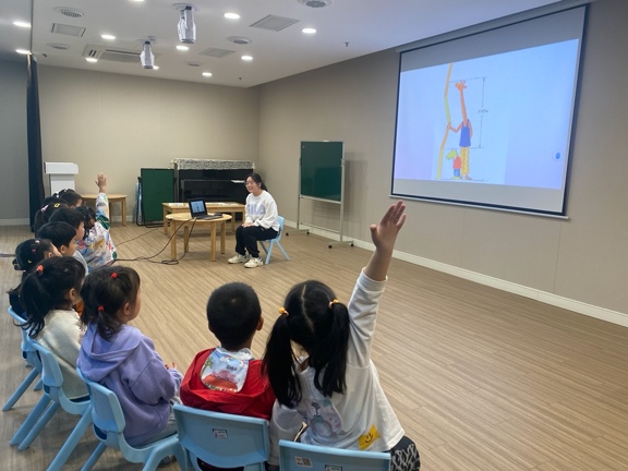【生命迈幼·教育教学】赛课展风采，磨砺见成_html_7c834033.jpg