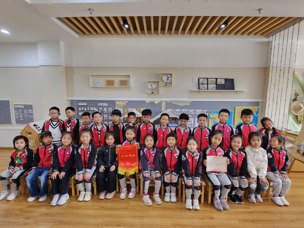 10月明星班级 报道_html_m8f539d0.jpg