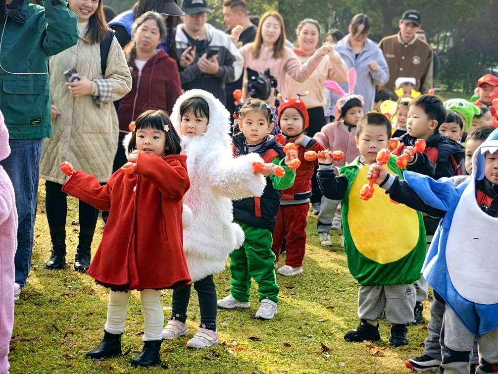 绘本节 亲子运动会 新闻稿 _html_2780d1f6.jpg