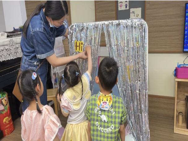 2022.6.1【生命迈幼·教学动态】“粽”玩六一 惊喜嗨翻天_html_m40a78413.jpg