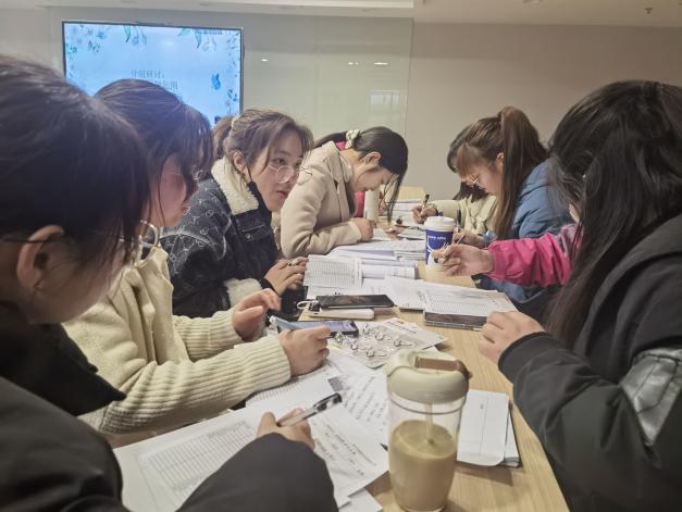 【生命迈幼·教学动态】聚焦户外游戏 点亮教研智慧_html_6a575338.jpg
