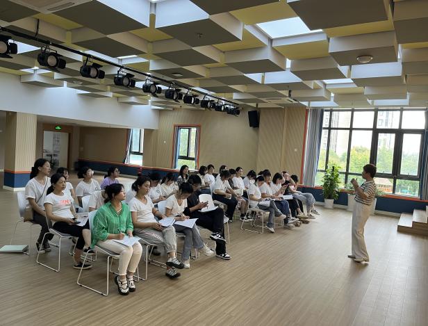 5.【生命迈幼·卫生保健】健康生活 “救”在身边--迈幼嘉誉山分园开展健康知识讲座_html_24279e1c.jpg