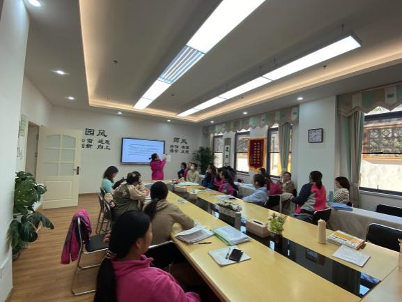 新闻稿幼儿园一日生活过渡环节组织与指导_html_55af12dc.jpg